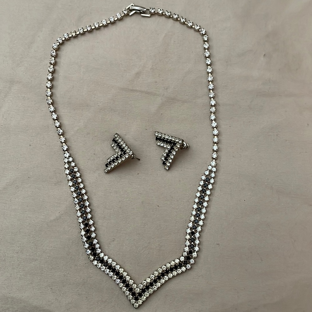 Vintage rhinestone & black stone necklace and pierced earrings.